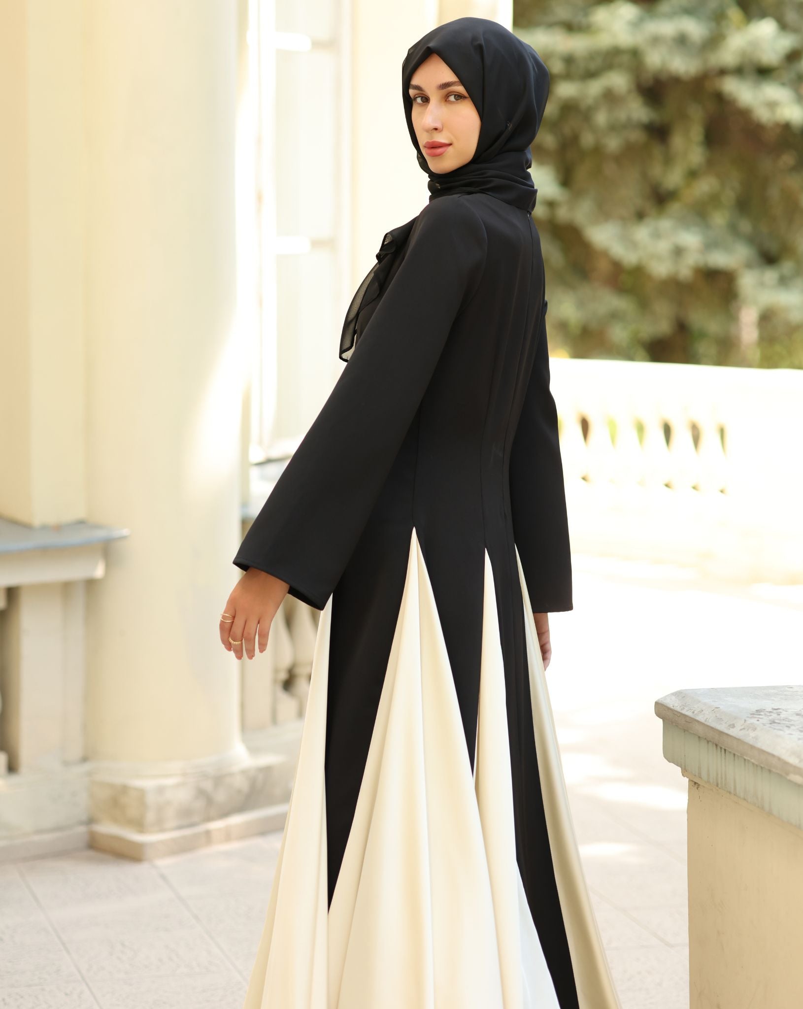 Elegant Contrast Panel Dress